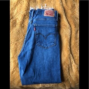 High rise straight size 27 Levi’s .